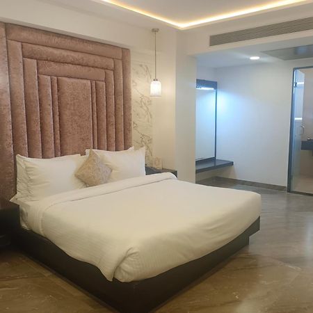 Hotel Kadamb Tree Jabalpur Eksteriør bilde