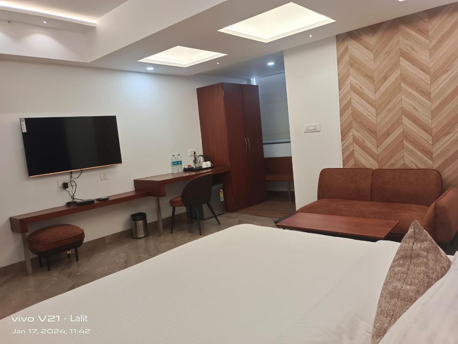Hotel Kadamb Tree Jabalpur Eksteriør bilde