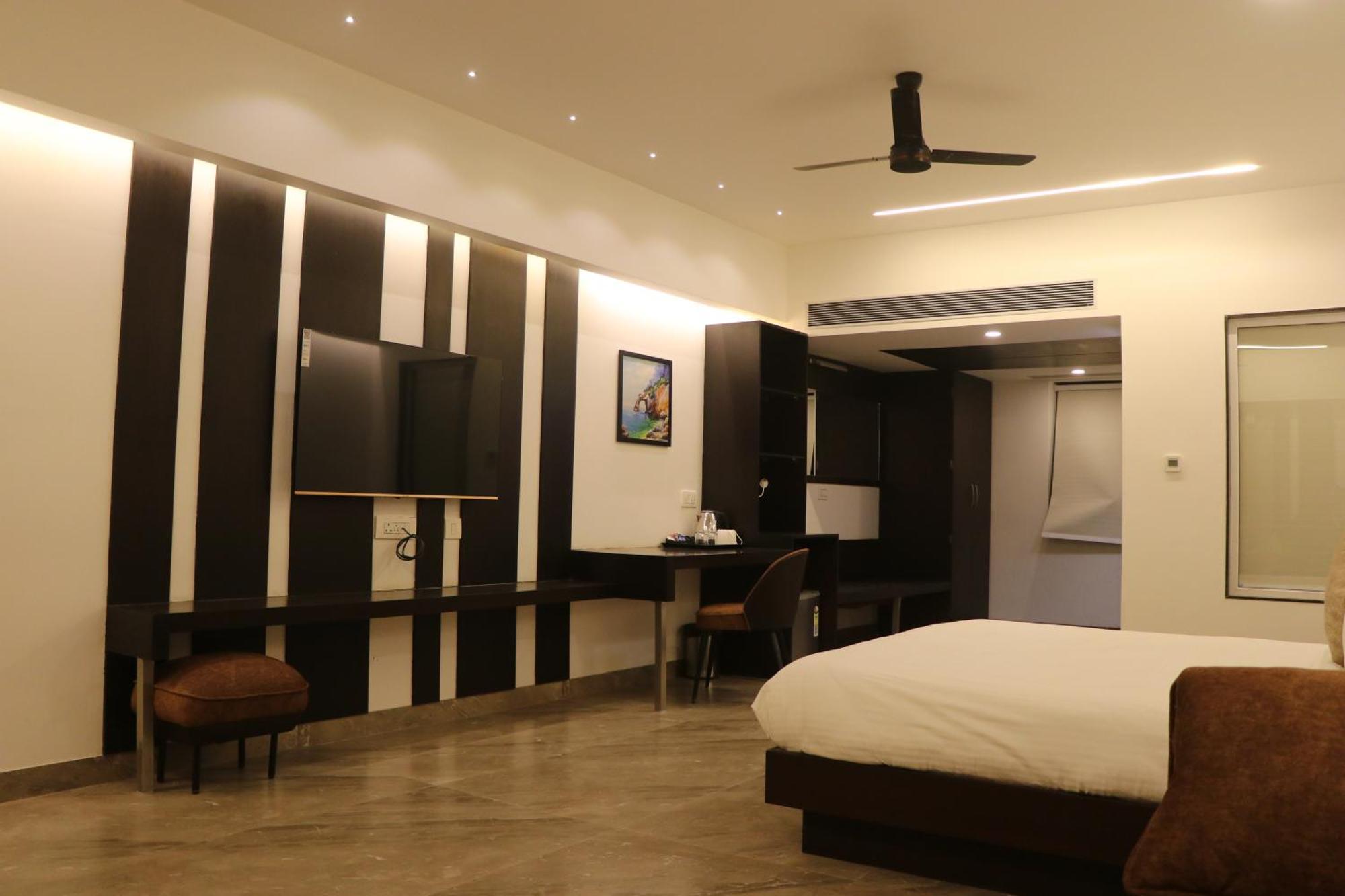 Hotel Kadamb Tree Jabalpur Eksteriør bilde