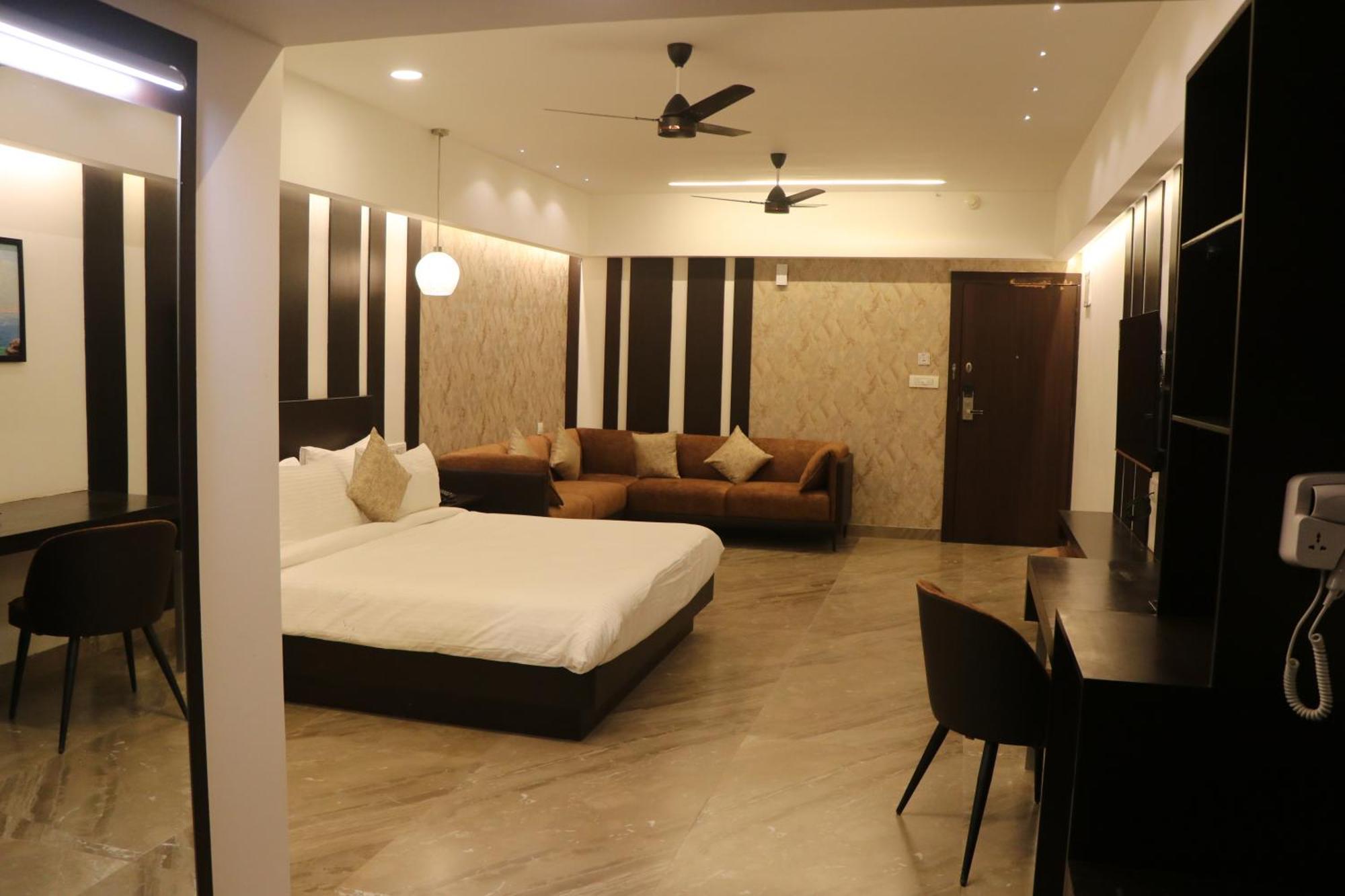 Hotel Kadamb Tree Jabalpur Eksteriør bilde