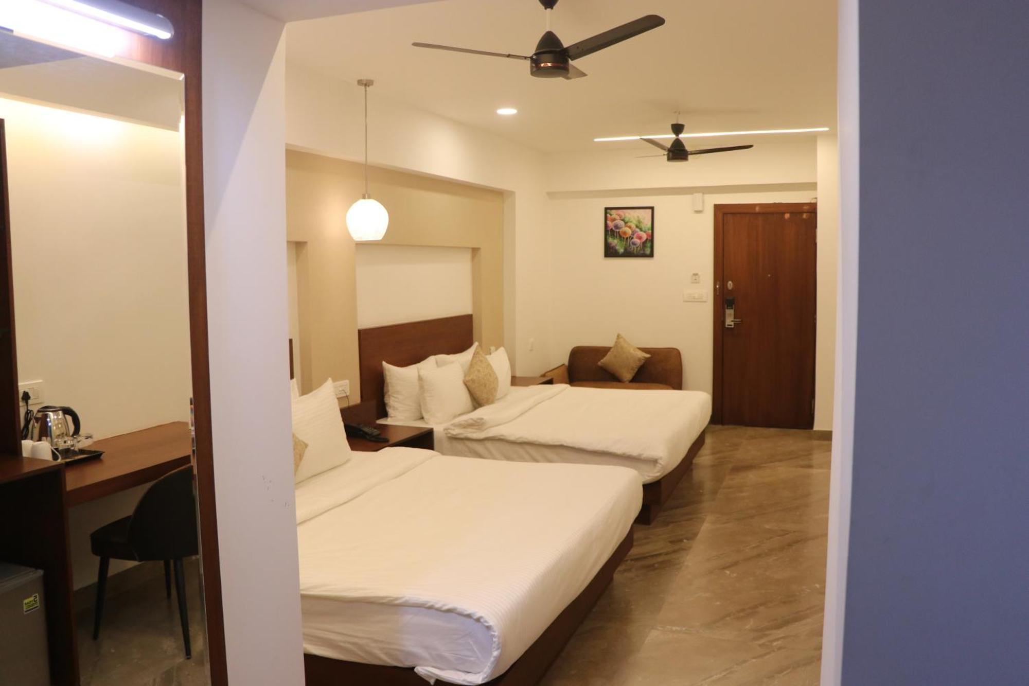 Hotel Kadamb Tree Jabalpur Eksteriør bilde