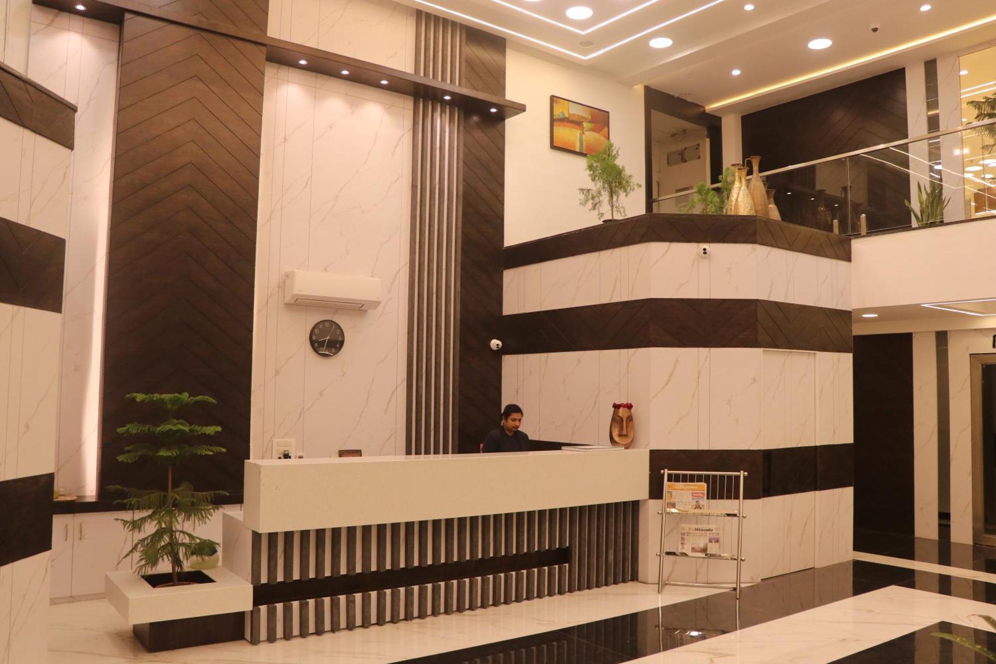 Hotel Kadamb Tree Jabalpur Eksteriør bilde