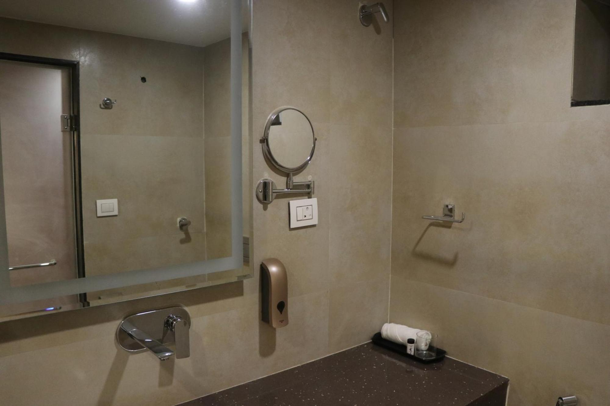 Hotel Kadamb Tree Jabalpur Eksteriør bilde